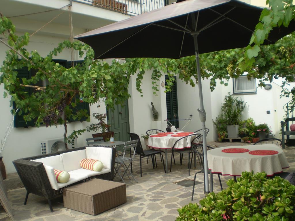 Il Giardino Di Emilio Bed & Breakfast Marrùbiu Cameră foto