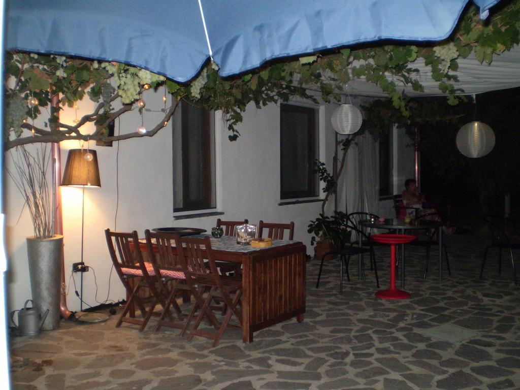 Il Giardino Di Emilio Bed & Breakfast Marrùbiu Cameră foto