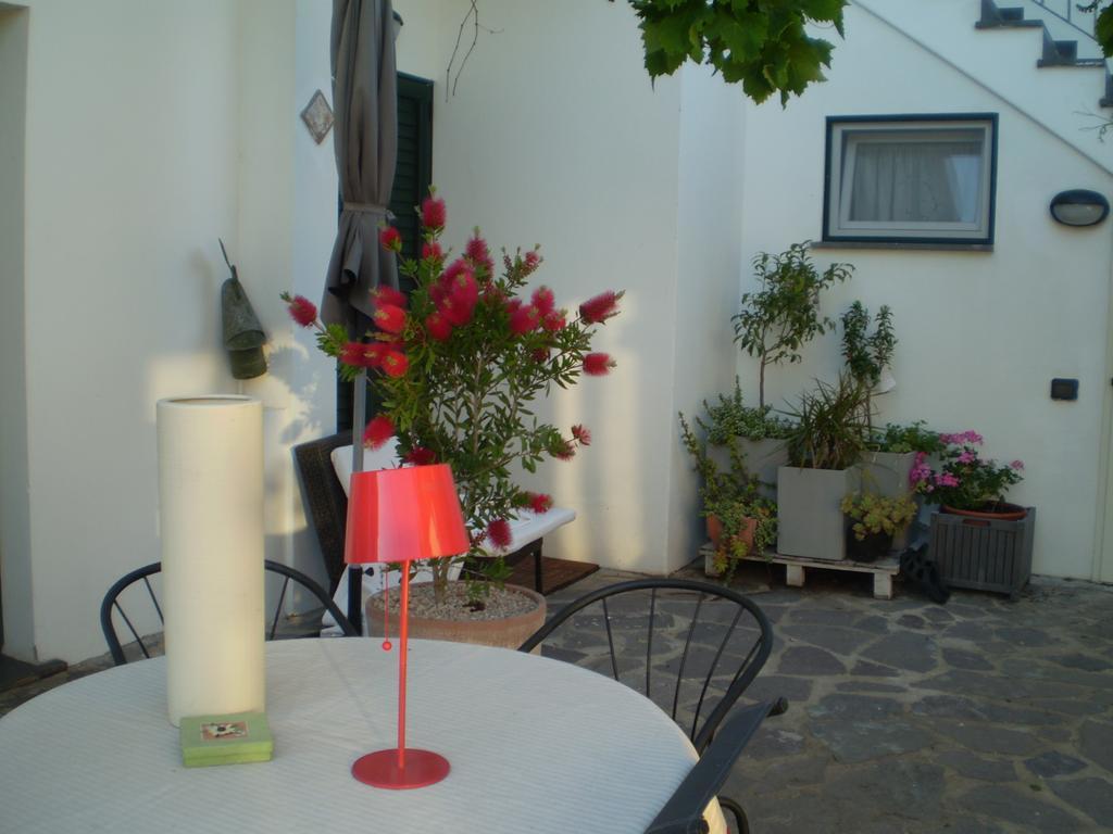 Il Giardino Di Emilio Bed & Breakfast Marrùbiu Cameră foto