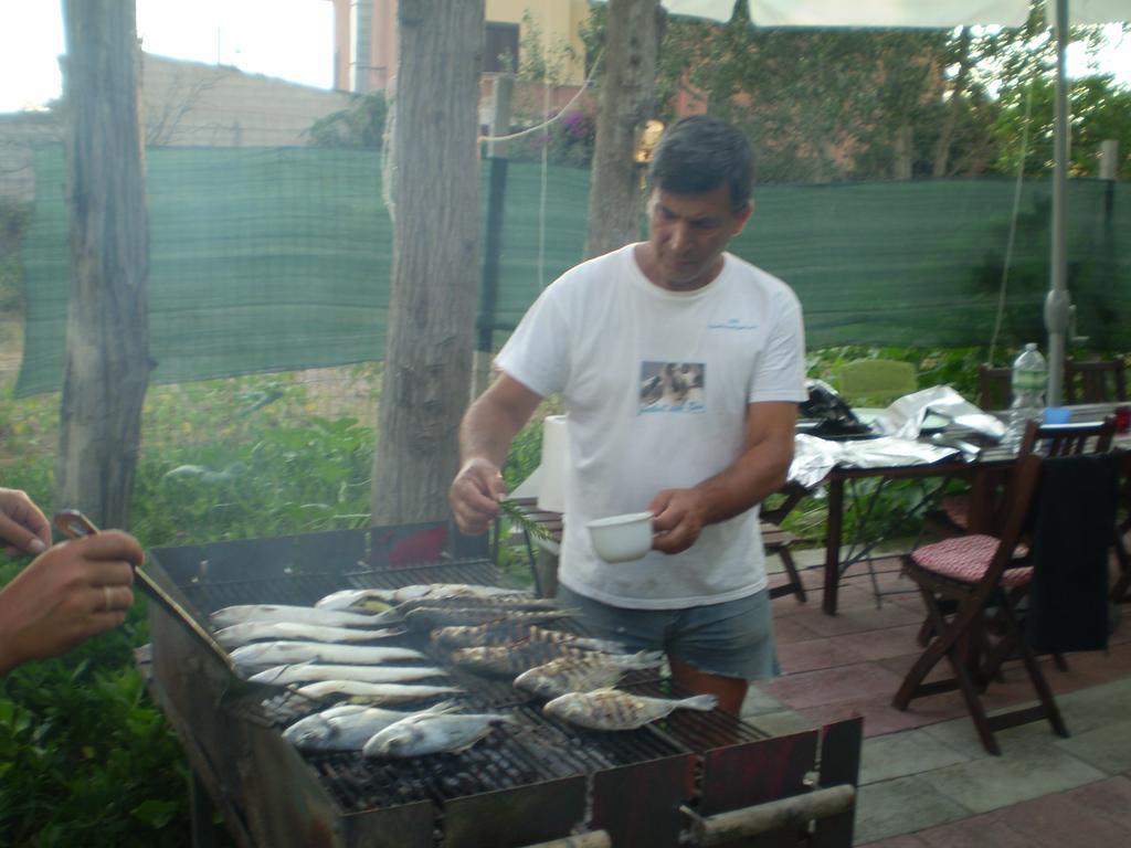 Il Giardino Di Emilio Bed & Breakfast Marrùbiu Cameră foto